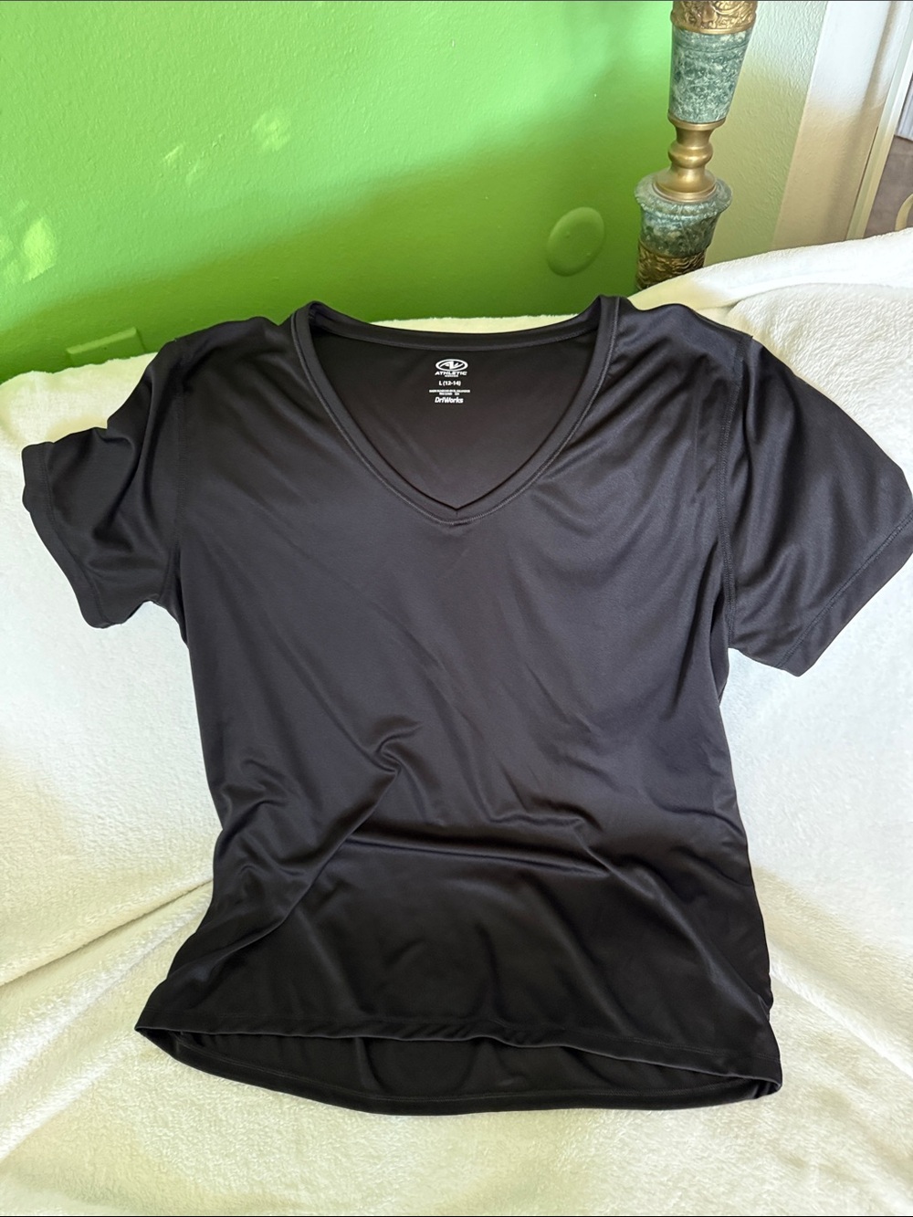 Athletic Works Black V-Neck Short Sleeve Tee